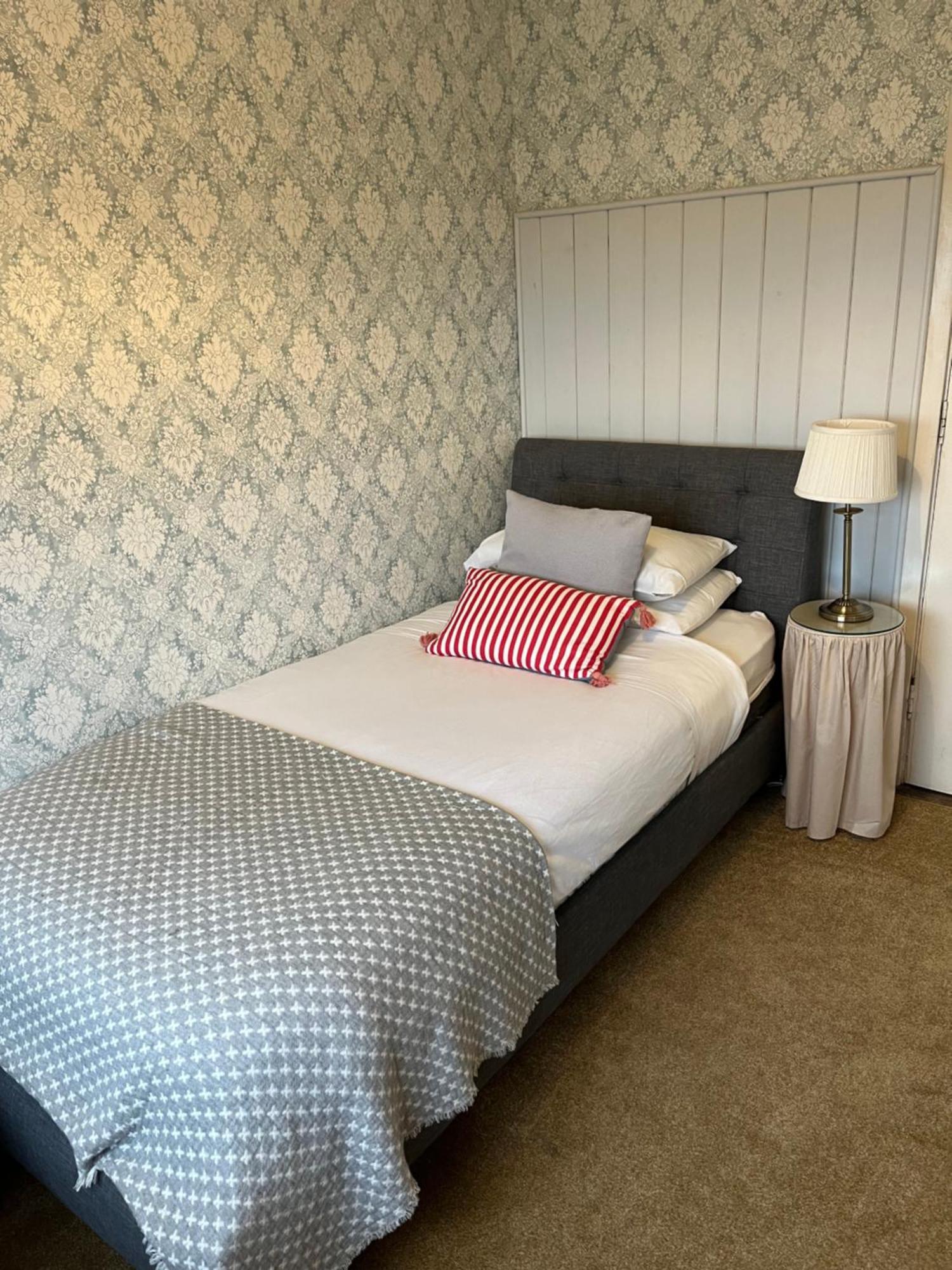 Overdale Motel Lisburn Ngoại thất bức ảnh